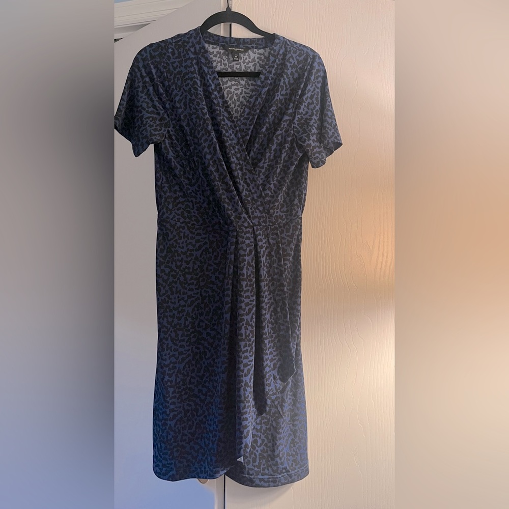 Banana Republic Petite Medium (8/10) Blue with Black Leopard Print Tea dress
